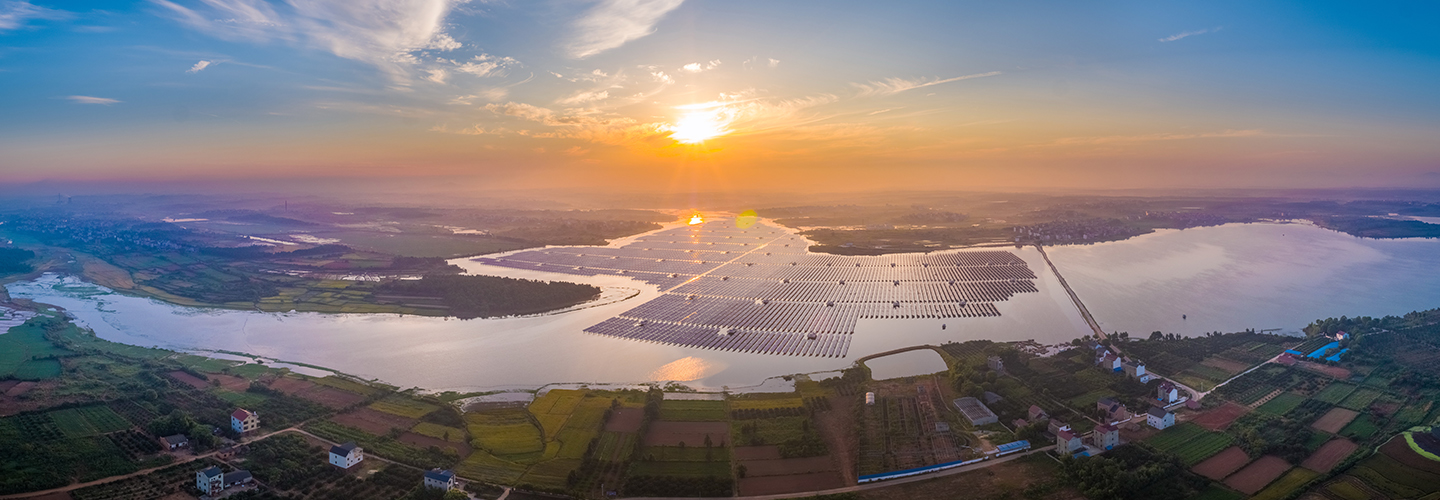 J9集团科技江西鄱阳123.235MW “渔光互补”型光伏发电扶贫项目